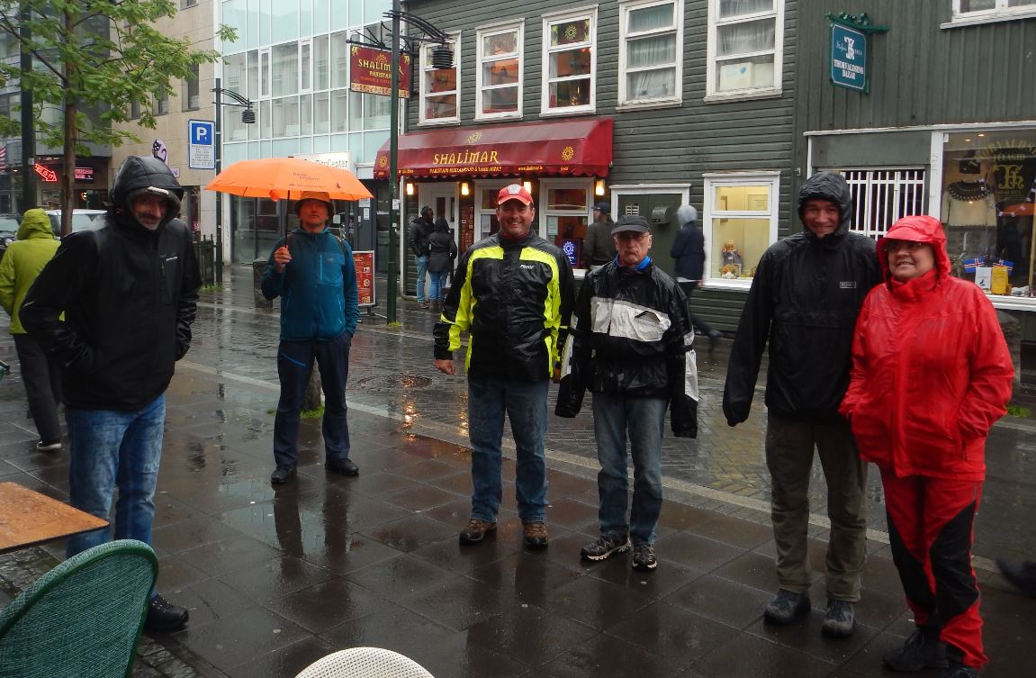 Transalper als Bustouristen in Reykjavik