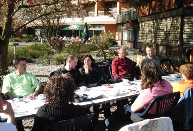 Begrüßungskaffee bei schönstem Sonnenschein