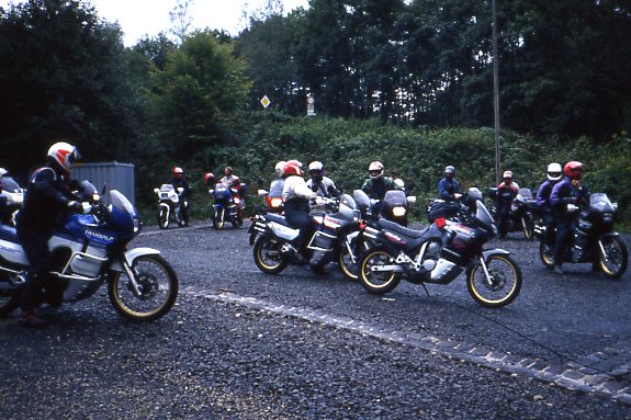 Start zur gemeinsamen Rundfahrt